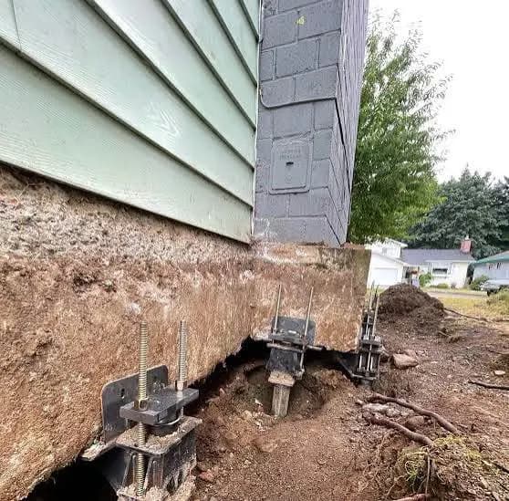 Pier brackets on an exterior foundation